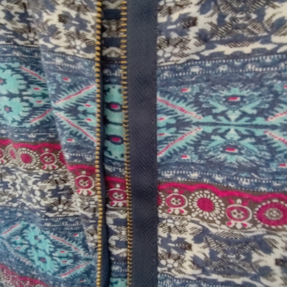 Patterned tee blouse - Picture 4 of 5